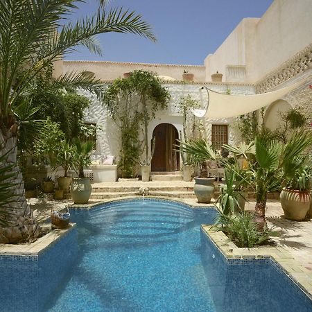 Riad Dar El Caid - Palais XIII Siecle 托泽尔 外观 照片